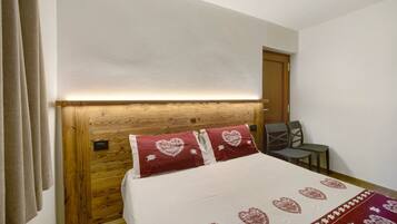 2 makuuhuonetta, ilmainen Wi-Fi, vuodevaatteet, pääsy pyörätuolilla