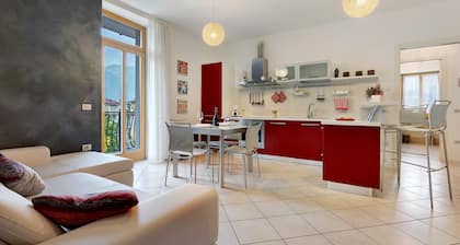 Apartment 'Das Rote Haus' with Mountain View, Balcony and Wi-Fi