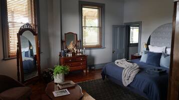 Family Room | Iron/ironing board