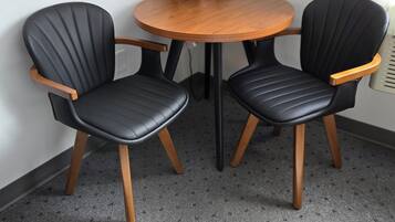 基础双人房 | 客房内用餐