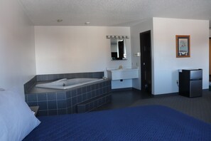 Comfort Suite | Free WiFi - Piper's Inn (Clearbrook)