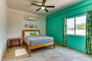 1 slaapkamer, een strijkplank/strijkijzer, gratis wifi, beddengoed