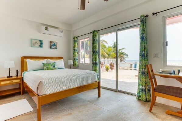 1 bedroom, iron/ironing board, free WiFi, bed sheets - Sorrell Cottage-Studio Apartment on the Caribbean! (Seign Bight)