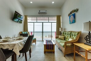 Dining - Direct Beach Access 2BR Apartment w/ Pool (Seign Bight)