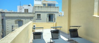 3bedroom house with yard and roof terrace CZER1-1