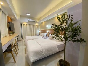 1 dormitorio, tabla de planchar con plancha, wifi y ropa de cama