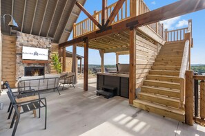Property grounds - Lake Lookout Retreat with Private Hot Tub, Free Attraction Tickets & Community Pools (Branson)