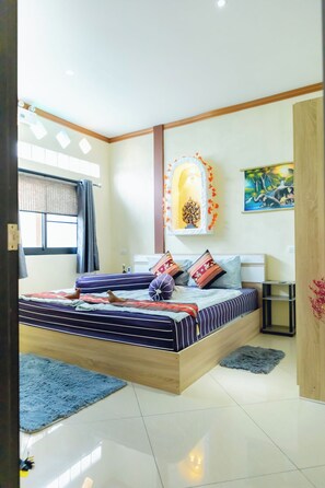 1 bedroom, Select Comfort beds, in-room safe, laptop workspace