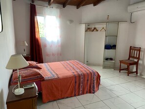 Desk, iron/ironing board, free WiFi, bed sheets