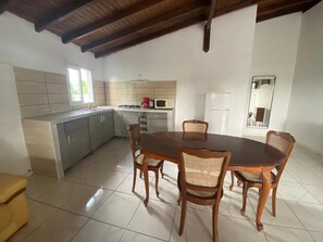 Dining - Sunset inn (Sainte-Anne)