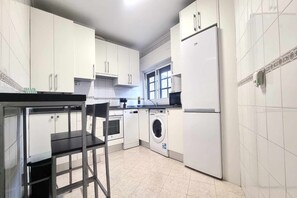Refrigerador, microondas, horno y lavavajillas 
