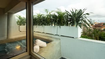 Private pool