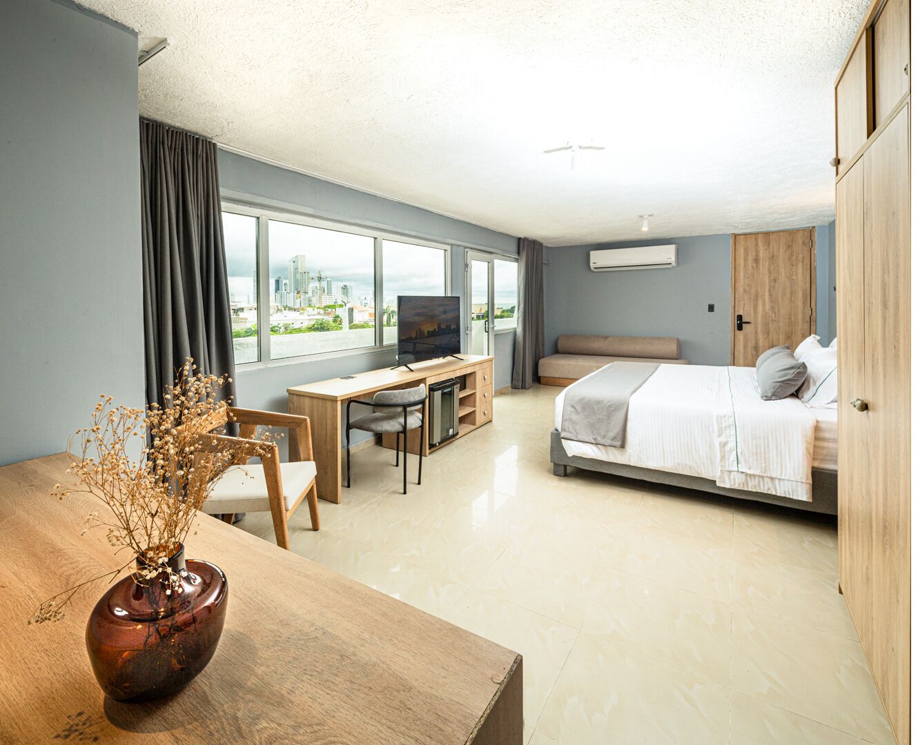 Suite, Private Pool | Premium bedding, down duvets, pillow-top beds, minibar