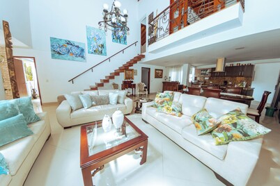 EDIFICIO SANTO TOMAS By Morada Bros.