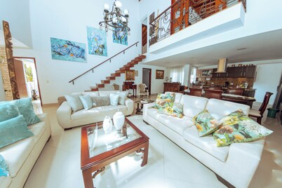 EDIFICIO SANTO TOMAS By Morada Bros.