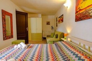 2 bedrooms, bed sheets