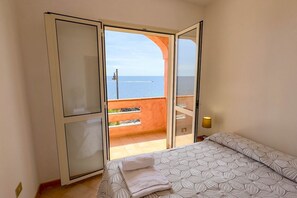 1 室のベッドルーム、旅行用ベビーベッド、WiFi (無料)、ベッドシーツ