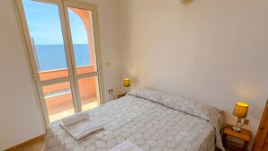 1 bedroom, travel crib, WiFi (free), bed sheets - Apartment Abba Durke with sea view (Cala Gonone)