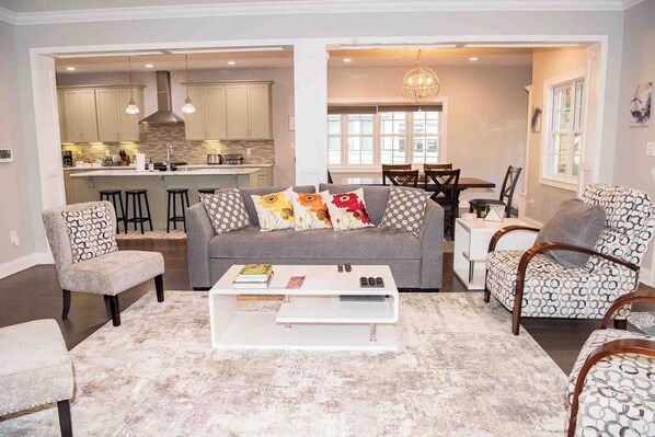 Smart TV, fireplace