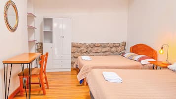 Economy Quadruple Room | Free WiFi, bed sheets