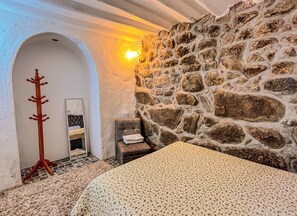 基础双人房 | 免费 WiFi、床单