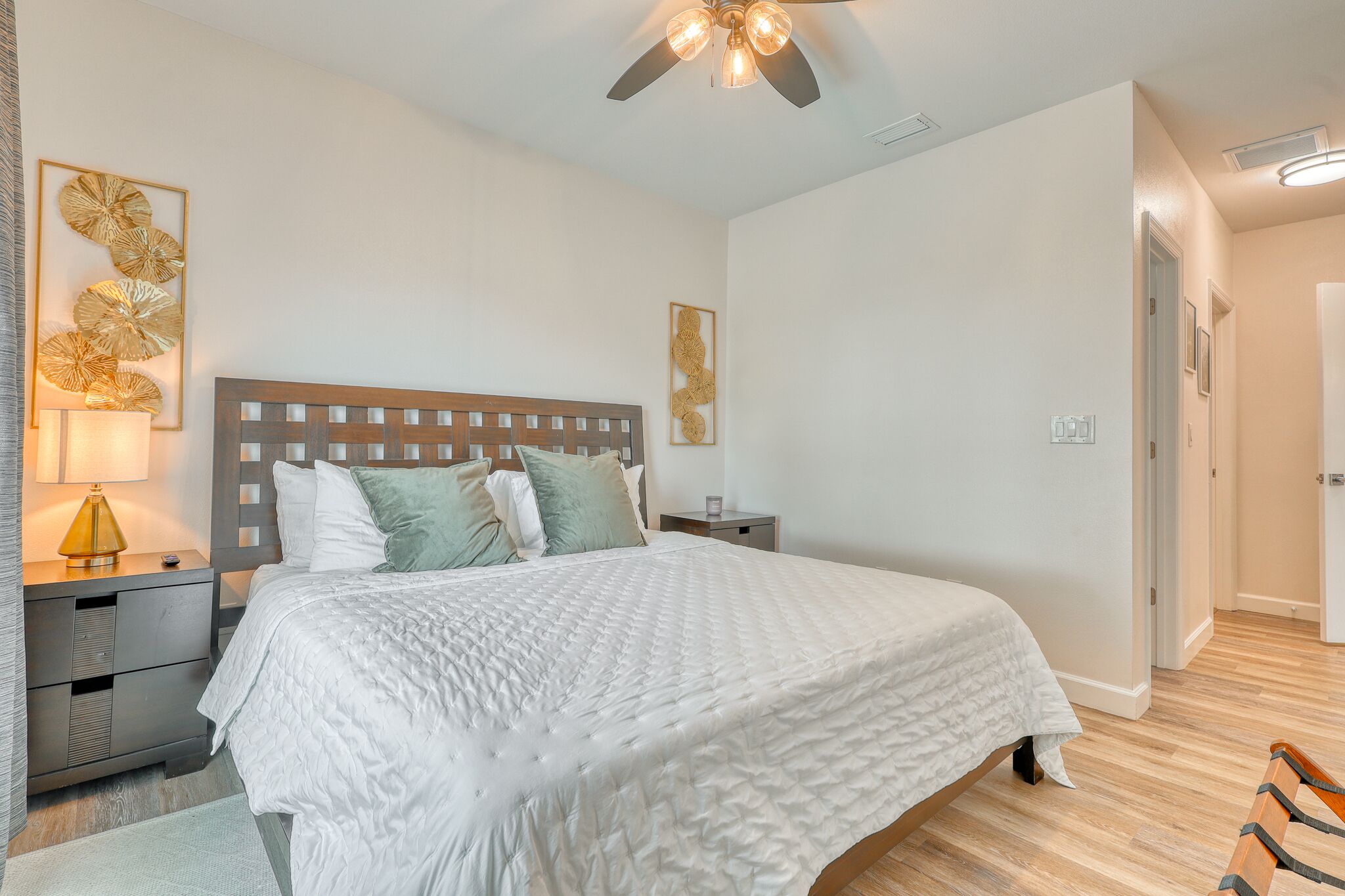 3 slaapkamers, een bureau, een strijkplank/strijkijzer, gratis wifi