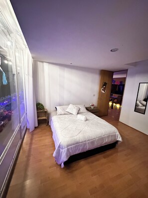 1 quarto, ferros/tábuas de passar roupa, Wi-Fi, roupa de cama