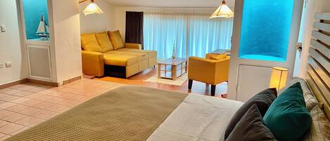 2 bedrooms, individually decorated, desk, laptop workspace