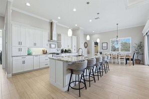 Fridge, microwave, oven, stovetop - Punta Gorda Private Pool and Spa Vacation Home (Punta Gorda)