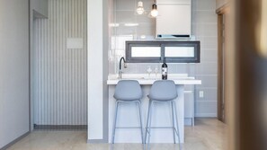 Basic Room, 1 Bedroom (ROOM 201)