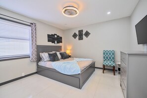 4 slaapkamers, een strijkplank/strijkijzer, wifi, beddengoed