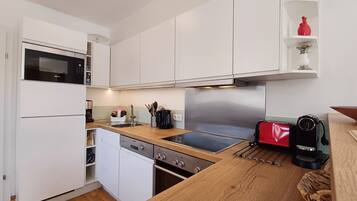 Fridge, microwave, oven, dishwasher