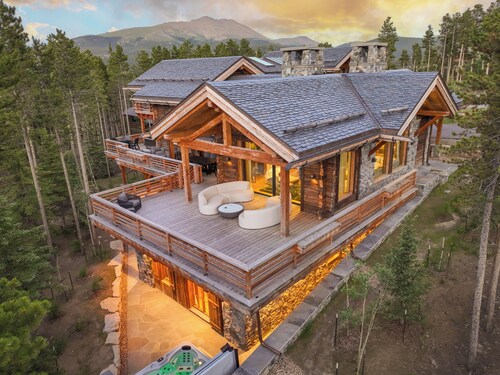 Exquisite European Ski-in Ski-out Masterpiece - In-Home Spa!