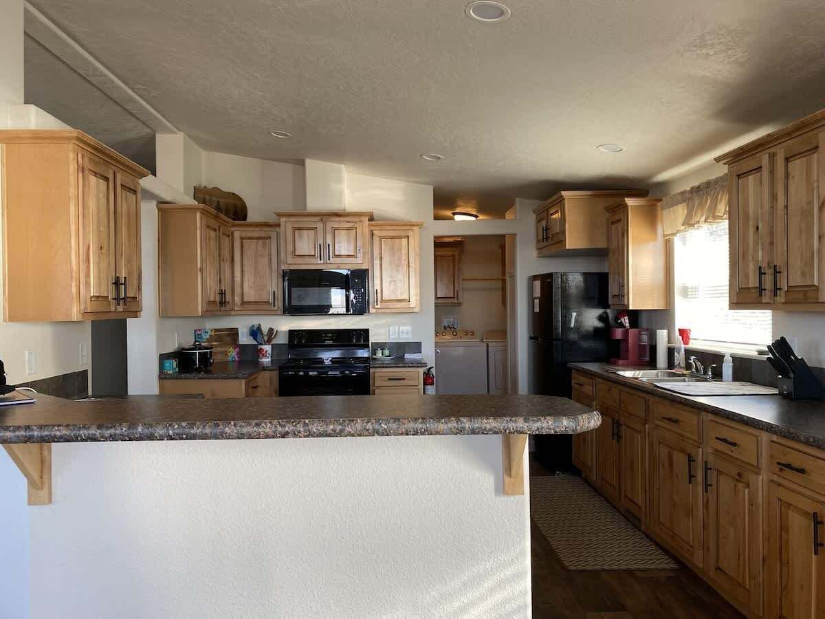 Fridge, microwave, coffee/tea maker, toaster