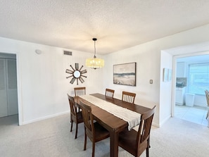 Dining - CT 7311 Pond and Fountain View Condo - Welcome to Paradise (Fort Pierce)