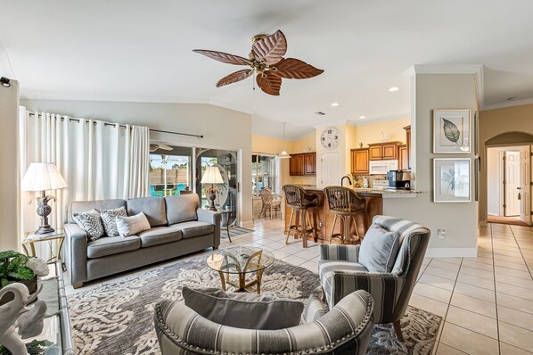 Smart TV - Resort Life at it's finest! Beautiful Pool Home only 10 Minutes from World Class Beaches! (Fort Myers)