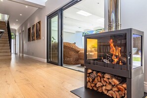 Interior - Mountain Vista Escape | Onrus | Pool & hot tub (Onrus)