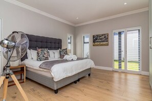 4 chambres, bureau, fer et planche à repasser, Wi-Fi gratuit