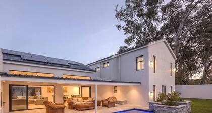 Mountain Vista Luxury Escape | Onrus | Pool | | Hot Tub