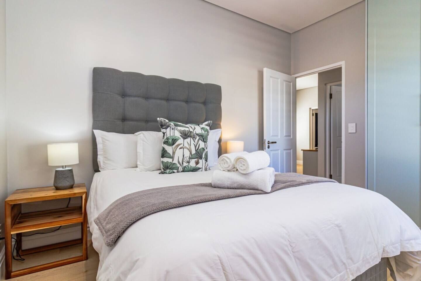 4 bedrooms, desk, iron/ironing board, free WiFi