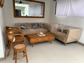 Luxury Villa, 2 Bedrooms | 2 bedrooms, in-room safe, iron/ironing board, free WiFi - Villa Zanetta (Kerobokan)