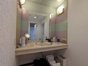 Hair dryer, towels
