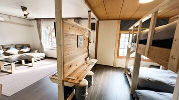 3 bedrooms, desk, iron/ironing board, free WiFi