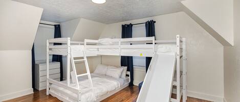 2 chambres, bureau, lit parapluie, Wi-Fi