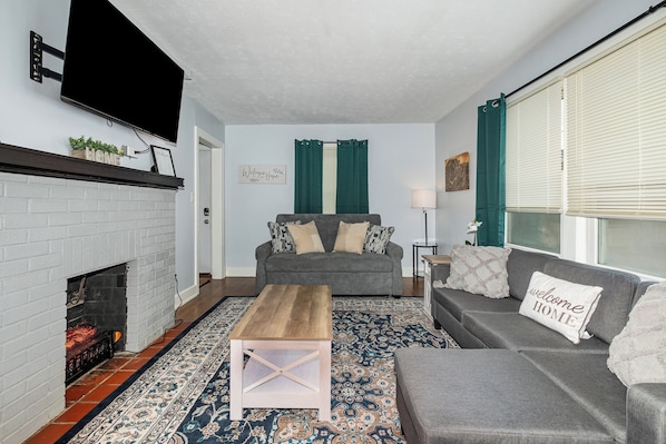 Smart TV, fireplace, table tennis