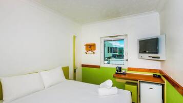 Standard Room, 1 Queen Bed