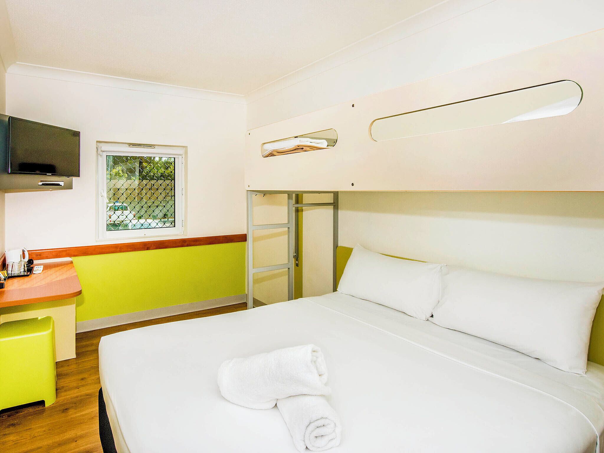 Habitación familiar | 1 dormitorio, escritorio, espacio para trabajar con un portátil