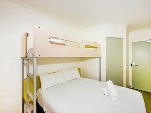 Kamar Keluarga | 1 kamar tidur, meja kerja, dan ruang kerja ramah laptop