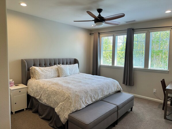 3 bedrooms, iron/ironing board, WiFi, bed sheets