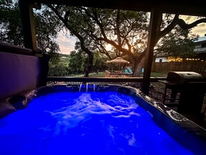 Bañera de hidromasaje exterior